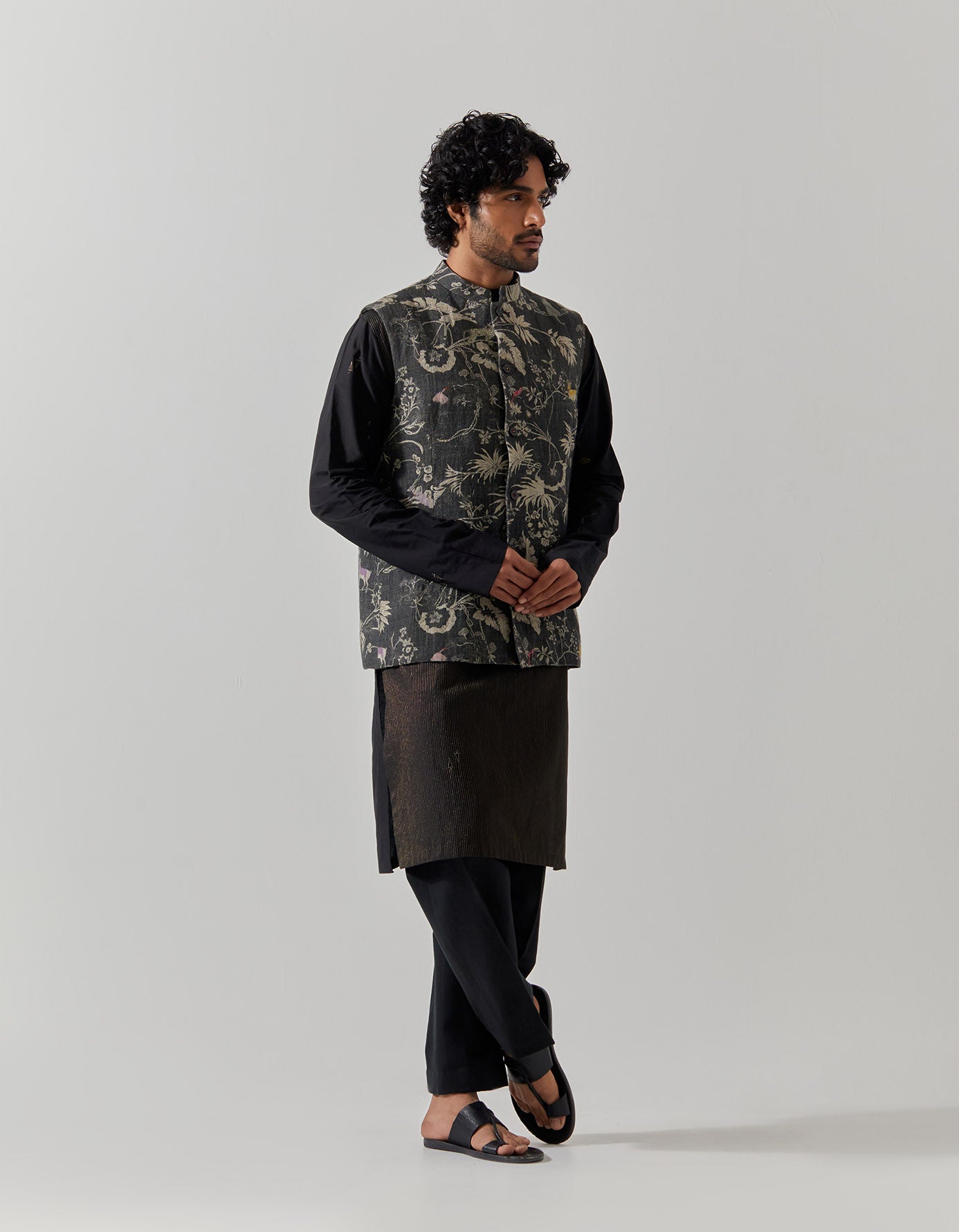 Shaan Gilet Heavy Linen Black Rainforest
