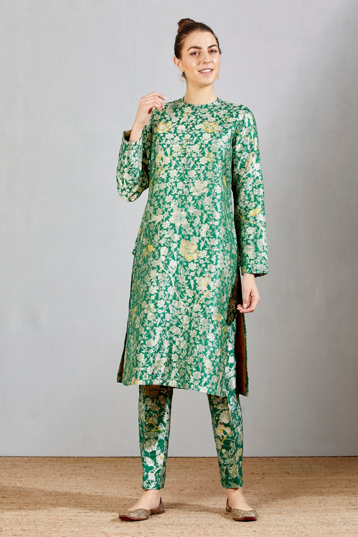 Yellow sequined printed linen kurti with contrast green khunn collar –  Soyara Ethnics Studio