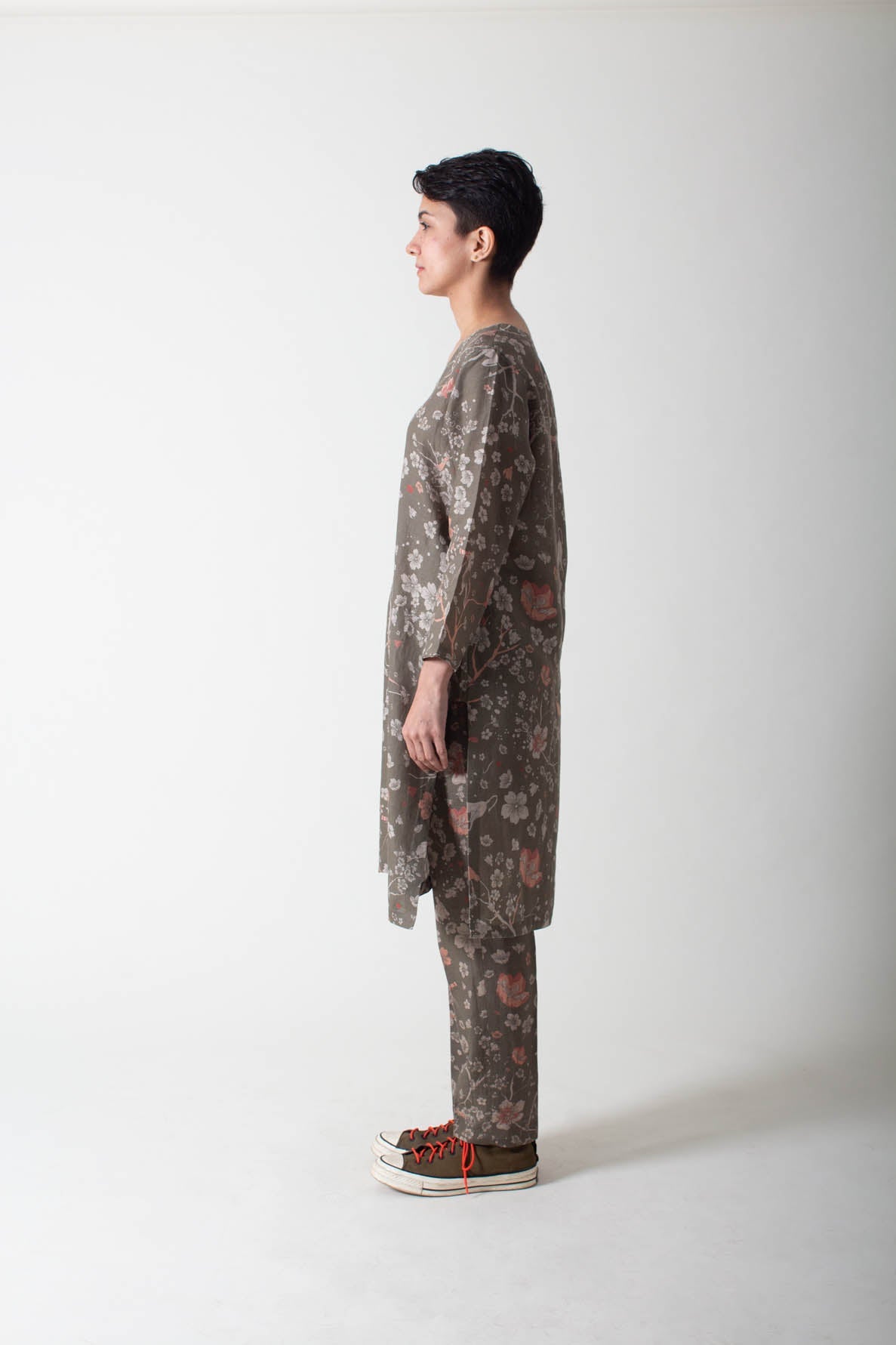 Grey Forest Blossom V Neck Kurta in Linen