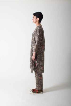 Grey Forest Blossom V Neck Kurta in Linen