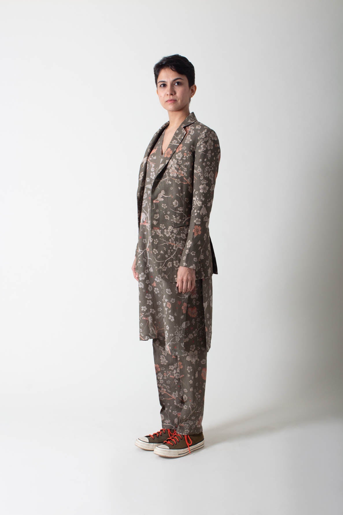 Grey Forest Blossom V Neck Kurta in Linen